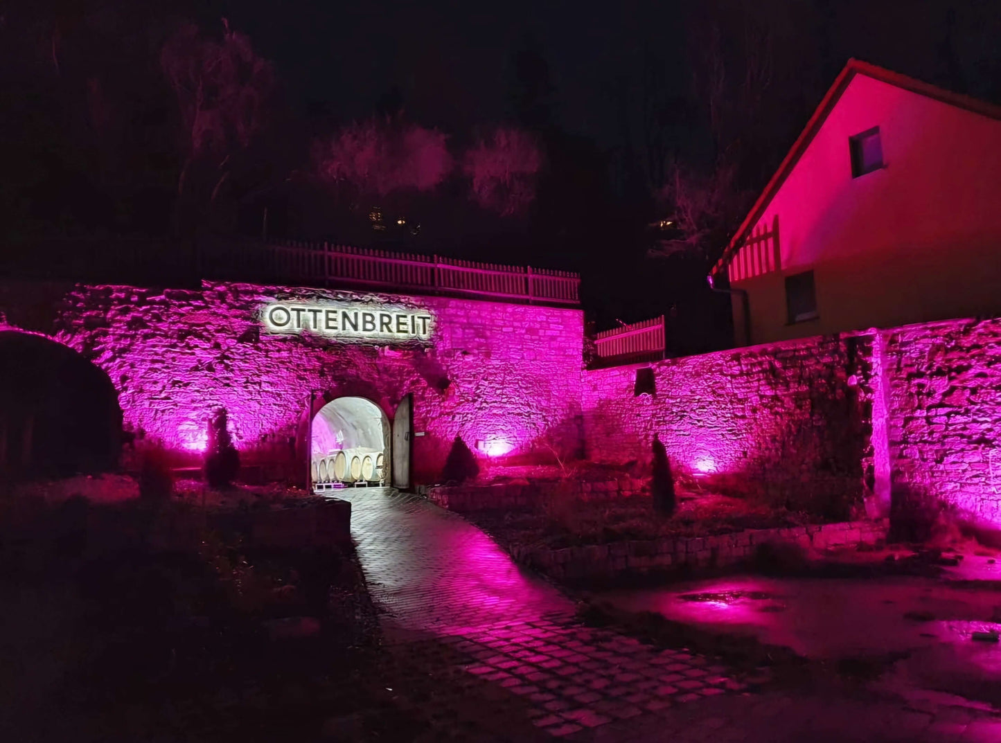 Ottenbreit by night!